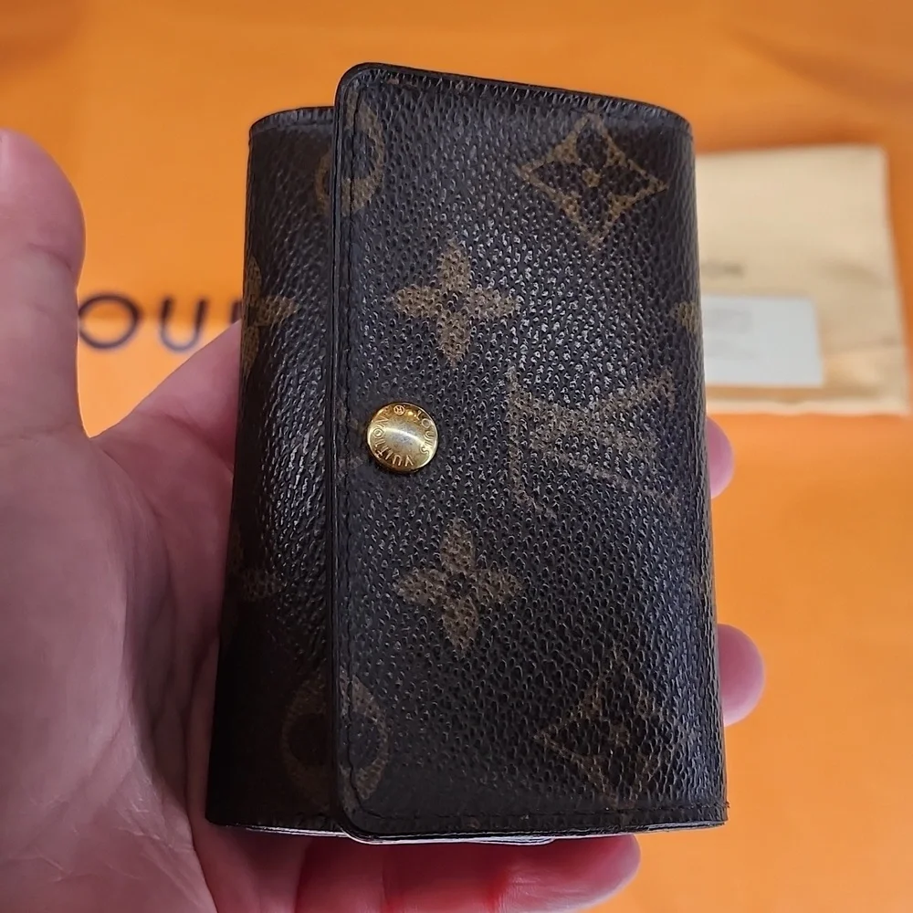 LOUIS VUITTON LV MULTICLES 6 MONOGRAM KEY HOLDER WALLET - Picture 6 of 14